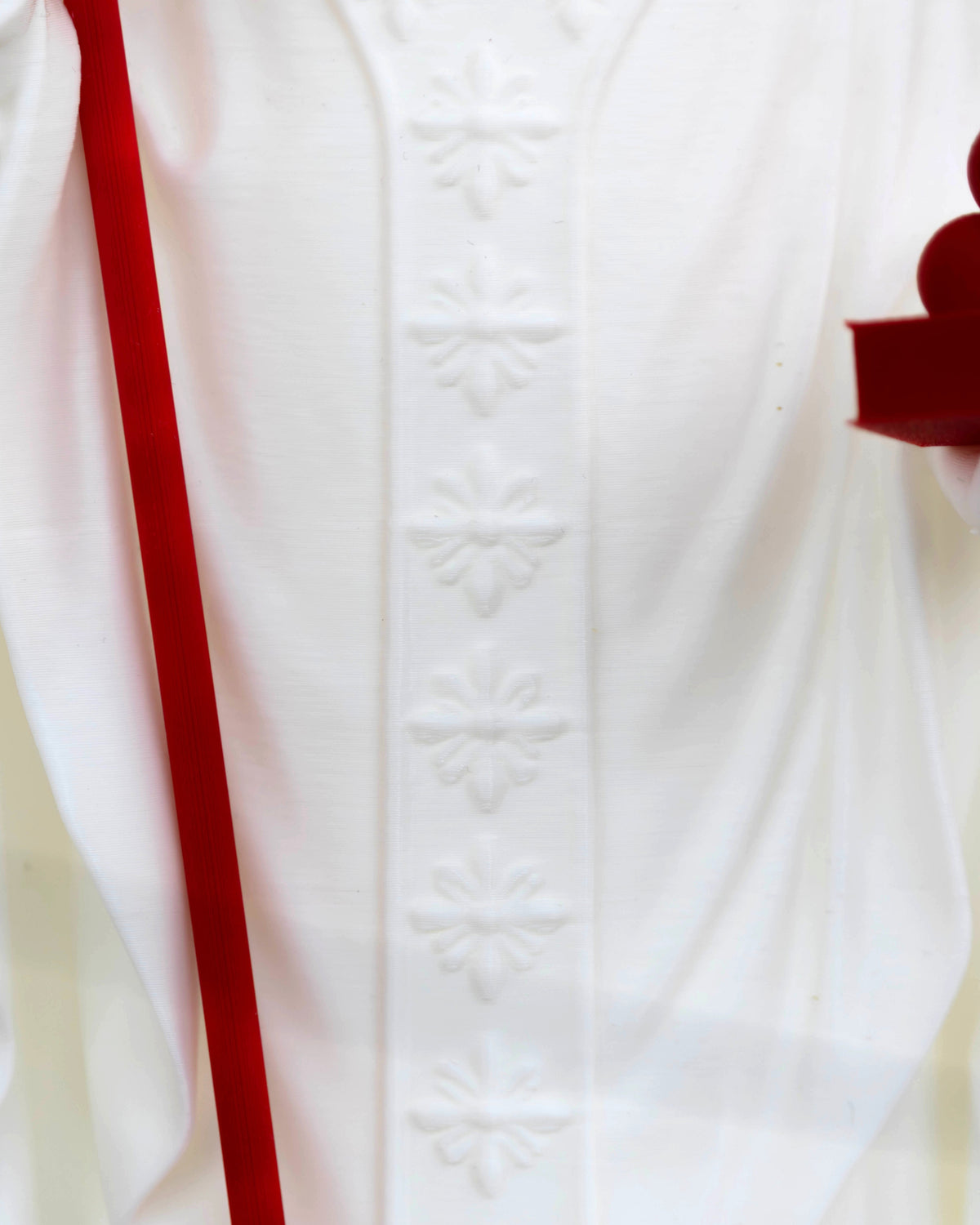 Dettaglio ricamo veste San Nicola