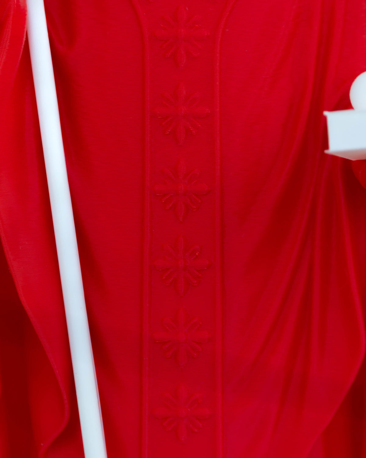 Dettaglio ricamo veste San Nicola